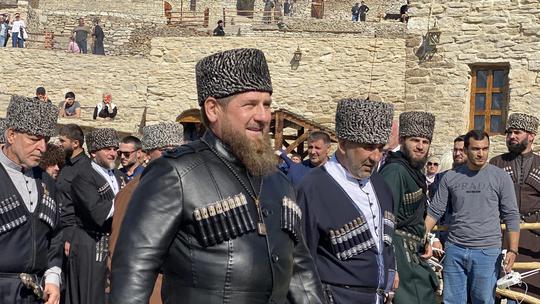 Poglavar ?e?enske Republike Kadirov otvorio selo Khoi nakon obnove