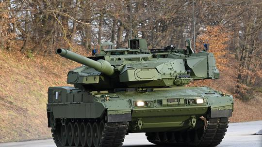 Roll-out of new Leopard tank and howitzer PZH 2000 at KNDS