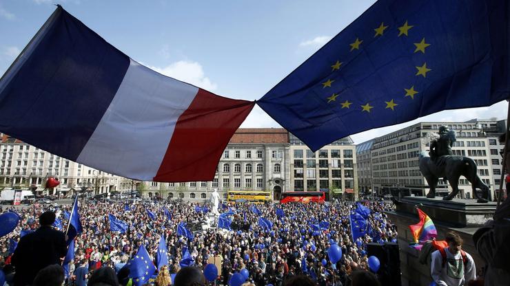 Zastave EU i Francuske