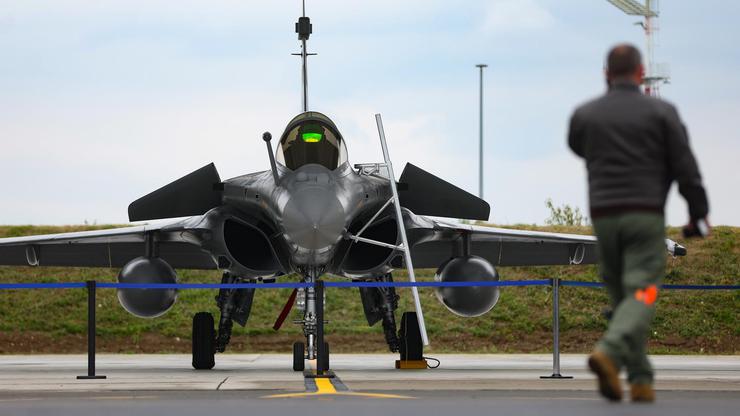 Zagreb: Rafalei će, dok nisu u zraku, biti parkirani u hangarima u vojarni