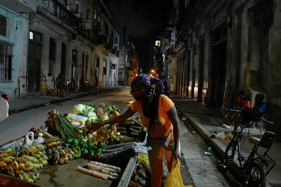 FILE PHOTO: Cuba reconnects grid, begins restoring power to Havana after partial collapse | Author: Norlys Perez