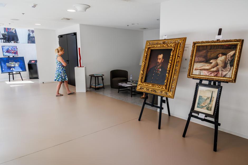 Split: Izložene slike Vlahe Bukovca u hotelu Ambasador | Author: Zvonimir Barisin