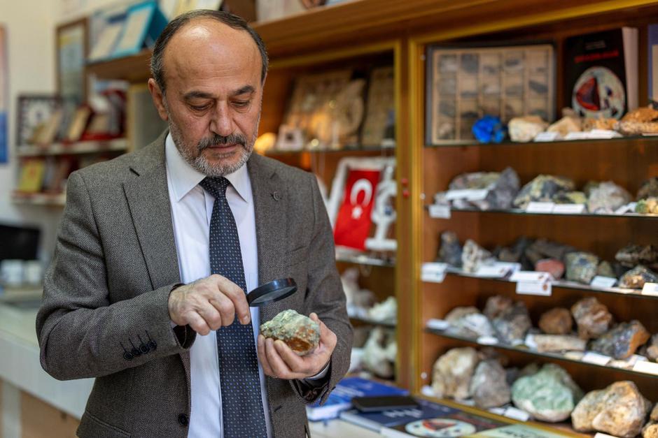 Hundreds of sinkholes in key Turkish agricultural city of Konya fuels concern among farmers | Author: UMIT BEKTAS/REUTERS