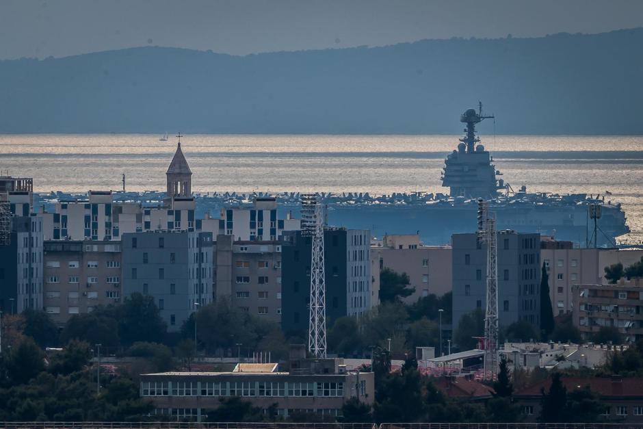 Pogled sa Kozjaka na Split i Ratni brod Gerald Ford  | Author: Zvonimir Barisin/PIXSELL