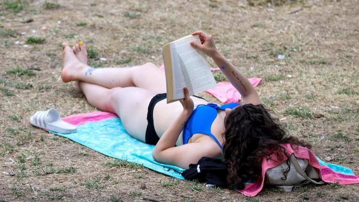 Zadar: Velik broj kupača na plaži Kolovare