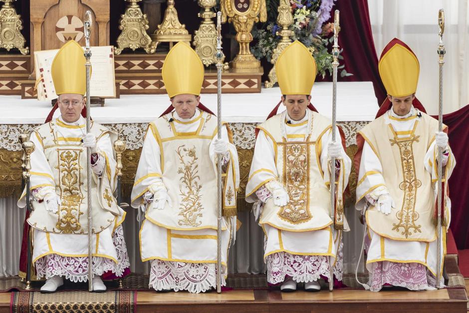 Society of Saint Pius X consecrates four new bishops without Vatican's approval | Author: Cyril Zingaro/EPA