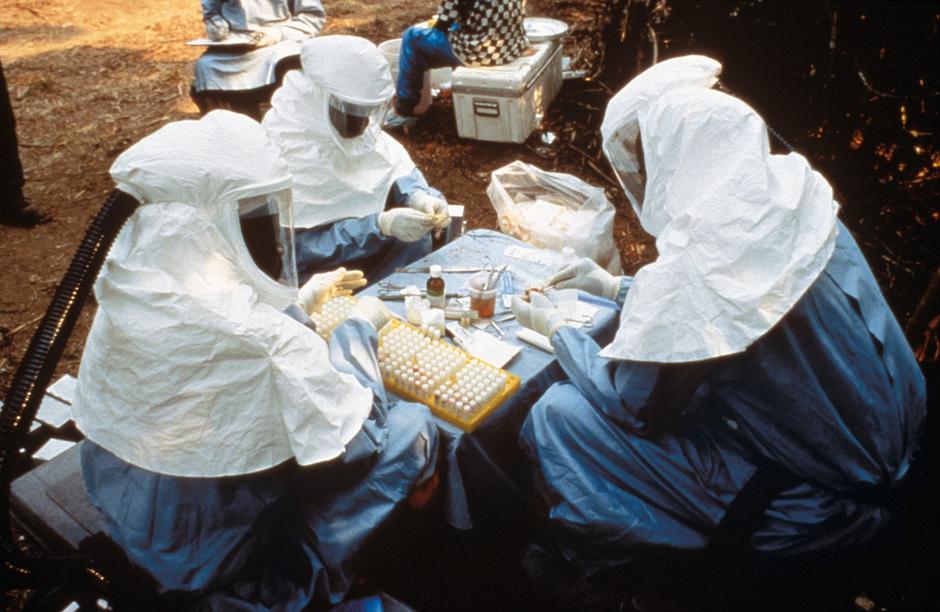 Collecting ebola samples | Author: Profimedia