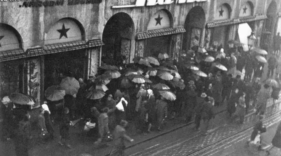 Povijest Name: Kastner & &Ouml;hler bili su avangarda, imali su i svoje modne kreatore