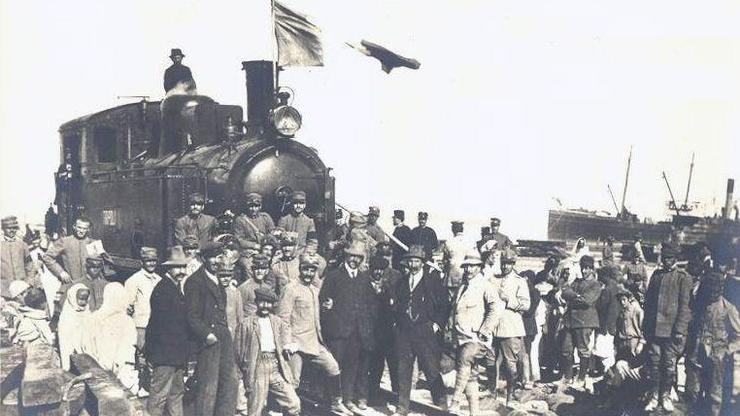 Prva lokomotiva u luci Tripoli