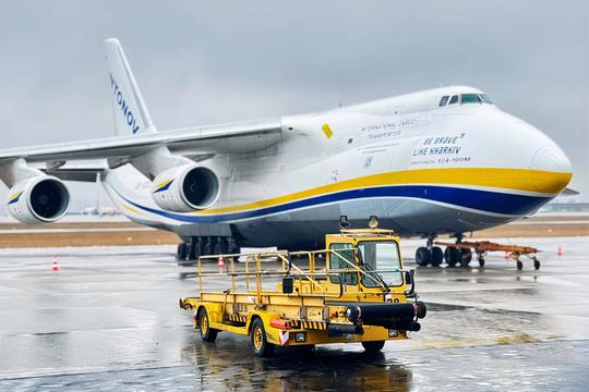 Gigant der Lüfte zu Gast auf den Fildern: Antonow An-124 landet in Stuttgart