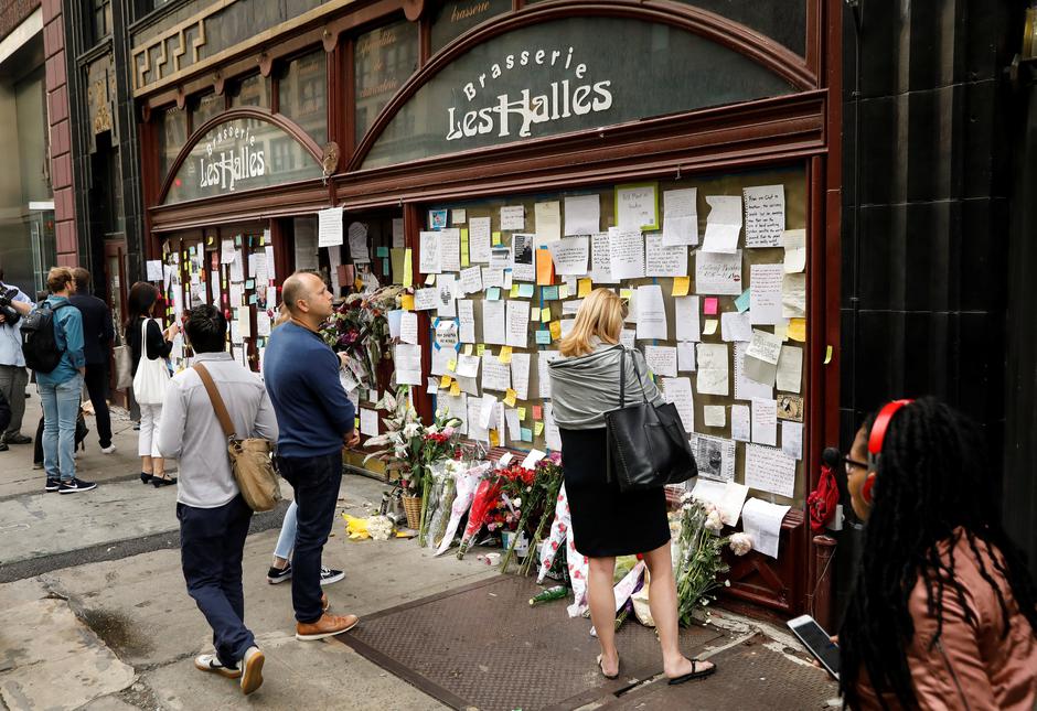 Poruke obožavatelja u New Yorku nakon smrti Anthonyja Bourdaina | Author: BRENDAN MCDERMID/REUTERS/PIXSELL