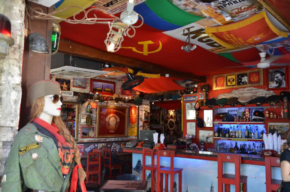 tematski KGB-ov bar u Cartageni u Kollumbiji | Author: Joe Ross/CC BY-SA 2.0