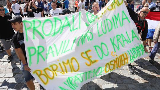Prosvjed radnika ispred Banskih dvora