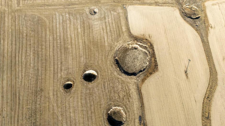 Hundreds of sinkholes in key Turkish agricultural city of Konya fuels concern among farmers | Author: UMIT BEKTAS/REUTERS