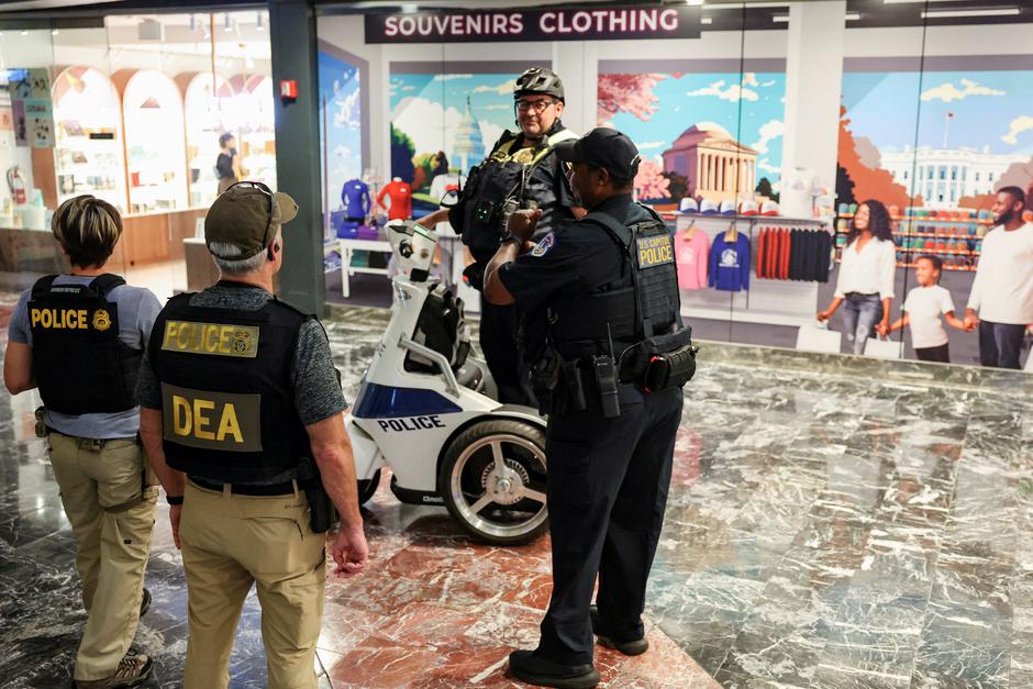 U.S. President Trump's deploys the National Guard and federalize the Metropolitan Police Department in Washington | Author: Jonathan Ernst