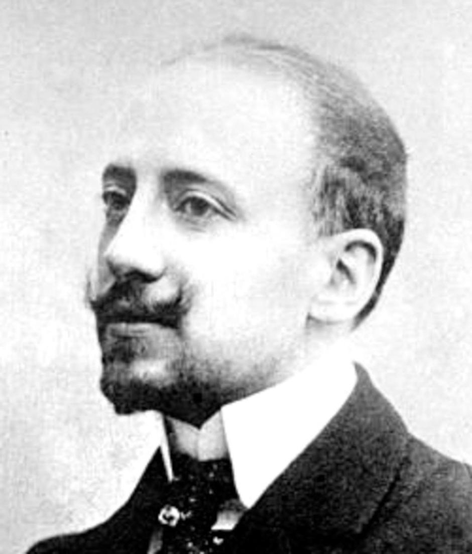 . English: Italian writer Gabriele D'Annunzio (1863-1938) Italiano: Gabriele D'Annunzio, scrittore italiano . Unknown date. Unknown 32 Gabriele D'Annunzio | Author: 