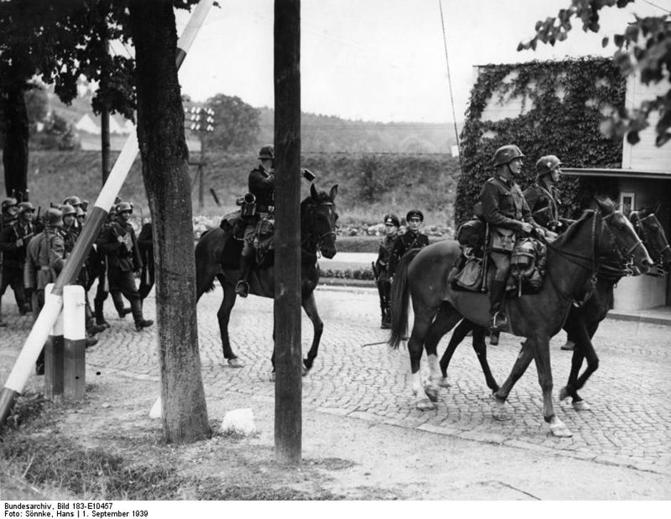 Nacistički konjanici prelaze u Poljsku | Author: Bundesarchiv