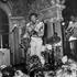 605604808