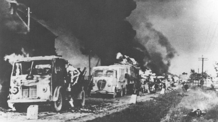 . Srpskohrvatski / ??????????????: Uništena nema?ka motorizovana kolona na prilazima Zagrebu po?etkom maja 1945. 1945. Unknown 15 Destroyed German collumn near Zagreb 1945