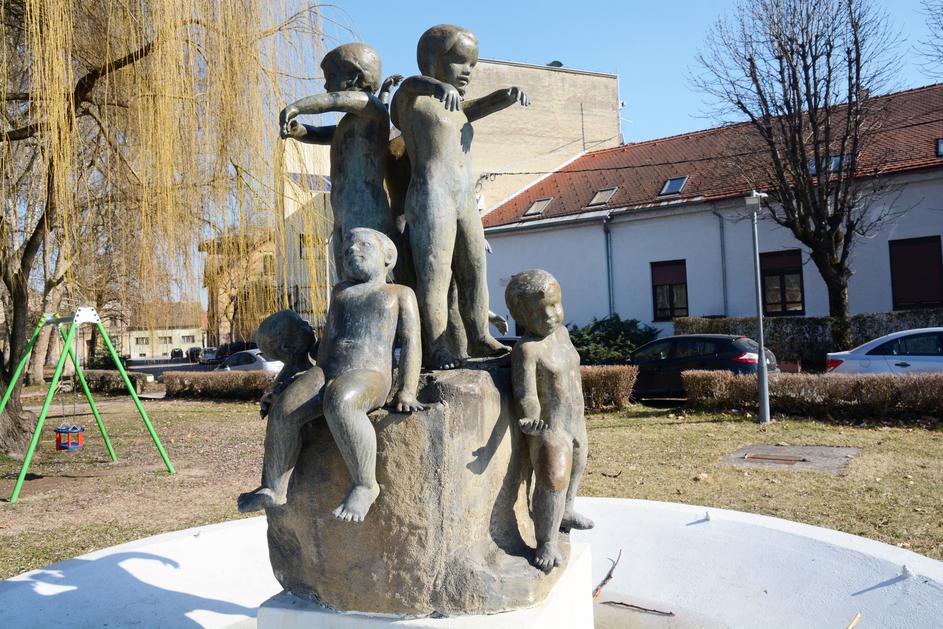Spomenik djeci pobijenoj u ustaškom logoru u Sisku