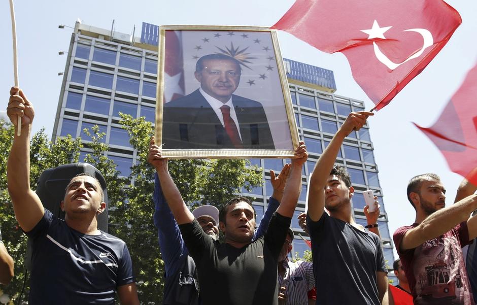 Erdoganove pristalice na trgu Taksim u Istanbulu | Author: TUMAY BERKIN/REUTERS/PIXSELL/REUTERS/PIXSELL