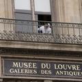Louvre Museum closed after armed robbery targets crown jewels in Paris