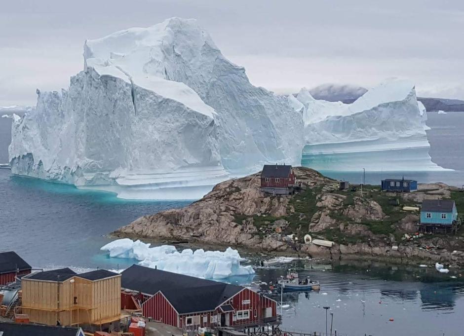 Grad Innaarsuit kojemu prijeti gigantska santa leda | Author: REUTERS