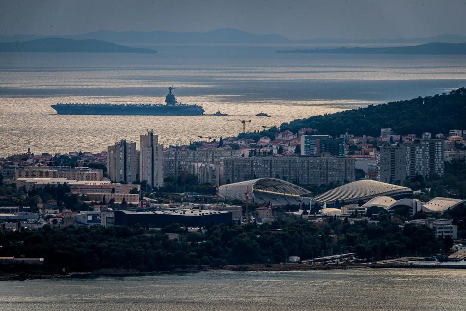 Pogled sa Kozjaka na Split i Ratni brod Gerald Ford  | Author: Zvonimir Barisin/PIXSELL