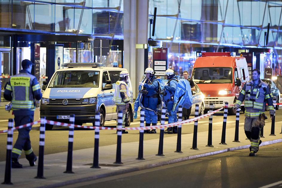 Policija evakuirala Terminal 1 berlinske zra?ne luke zbog sumnje na opasnu tvar