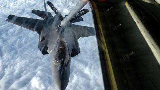 US air force warplanes seen over English Channel in major drill