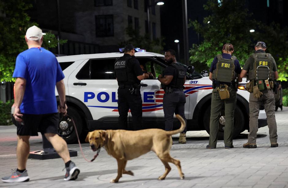  | Author: Evelyn Hockstein