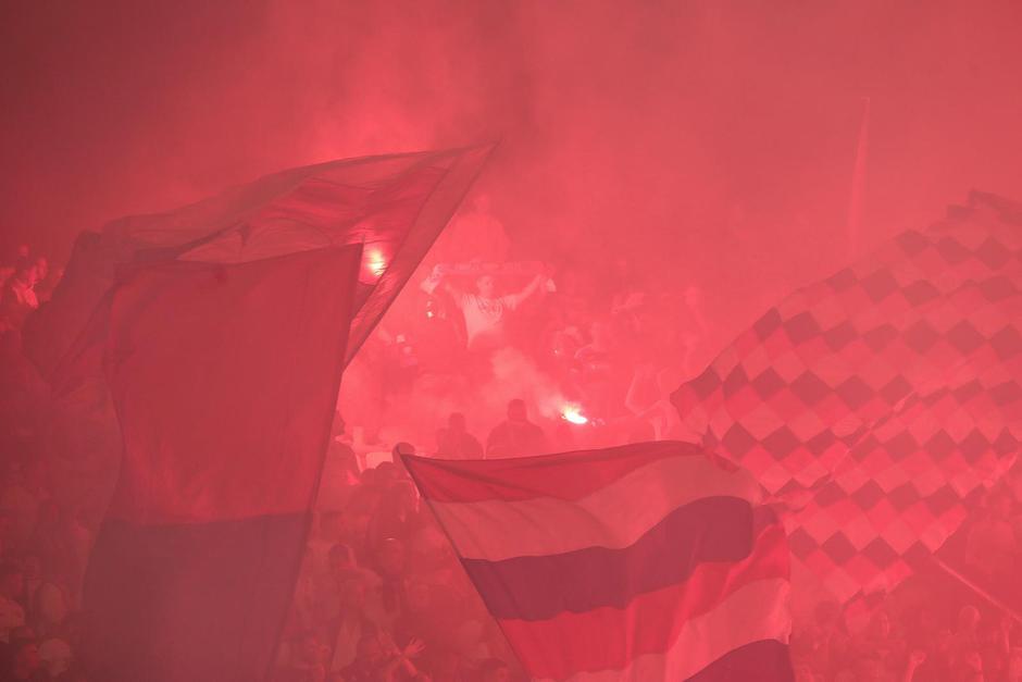 Zbog bakljade prekinuta utakmica između Hajduka i Ajaxa | Author: Ivo Cagalj/PIXSELL