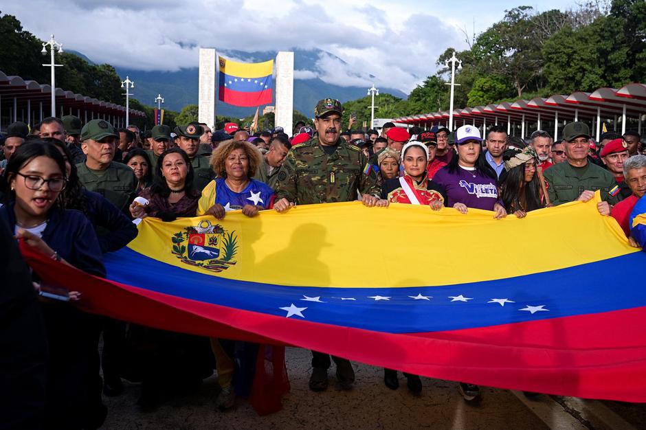 Venezuela holds march against potential escalation of U.S. actions | Author: GABY ORAA/REUTERS