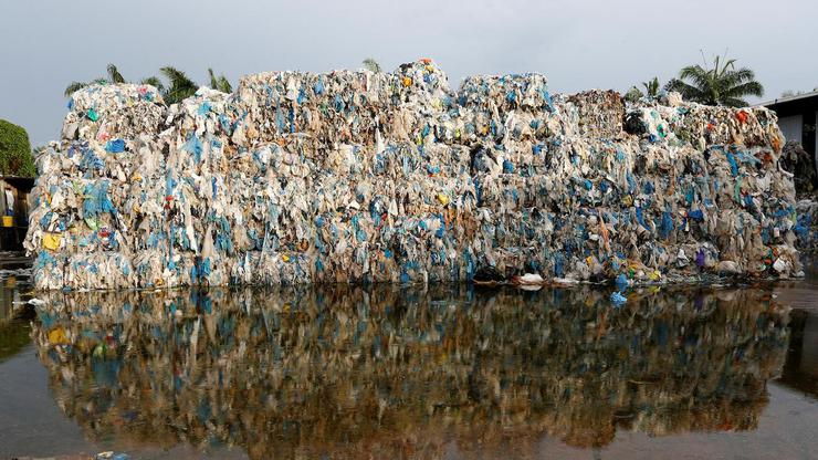 Grad Jenjarom prekriven plastikom