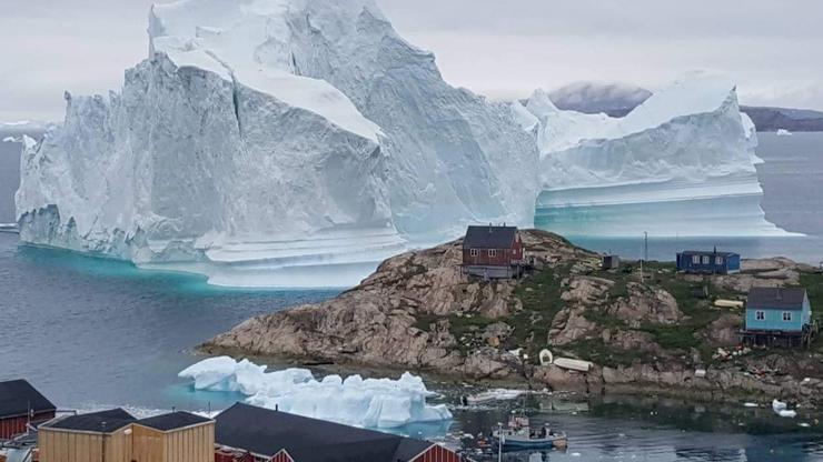 Grad Innaarsuit kojemu prijeti gigantska santa leda