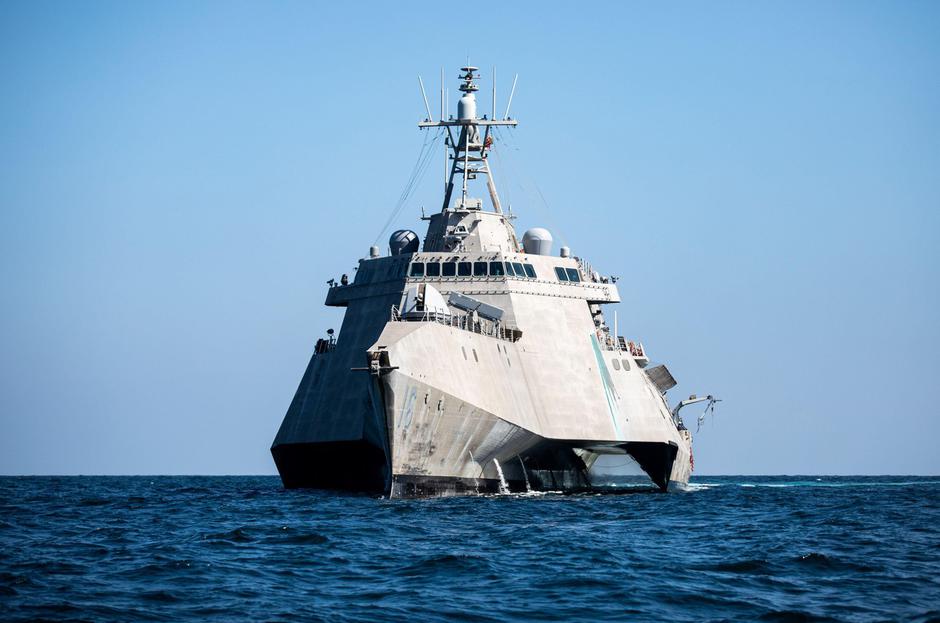 211214-N-LI768-1051  ANDAMAN SEA (Dec. 14, 2021) – The Independence-variant littoral combat ship USS Tulsa (LCS 16) transits the Andaman Sea. Tulsa, part of Destroyer Squadron (DESRON) 7, is on a rotational deployment, operating in the U.S. 7th Fleet area | Author: Profimedia