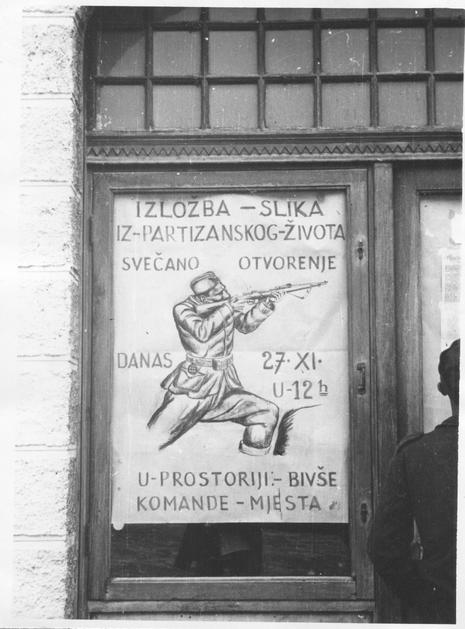 Izložba partizanskih fotografija 27. 11. 1943. u oslobođenom Jajcu (ili Livnu)
