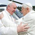 Papa Franjo o Papa Benedikt XVI