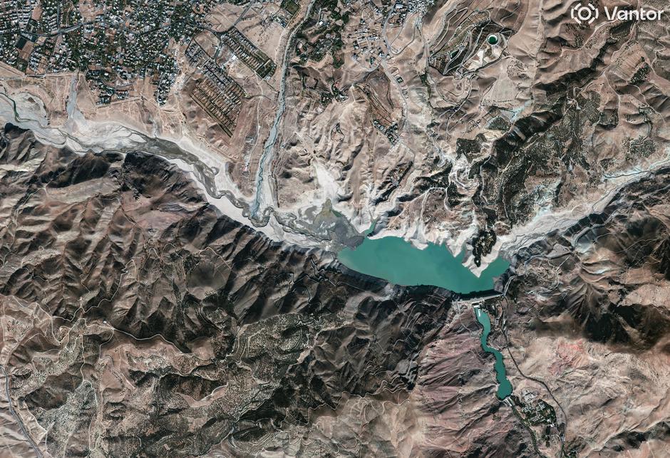 A satellite view shows reduced water level in the Latian Dam, in Lavasan | Author: Vantor