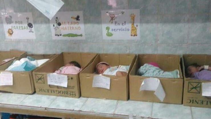 Novorođenčad u kutijama