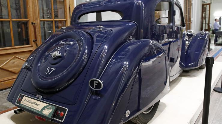 Exhibition of retro cars at Moscow's VDNKh exhibition center