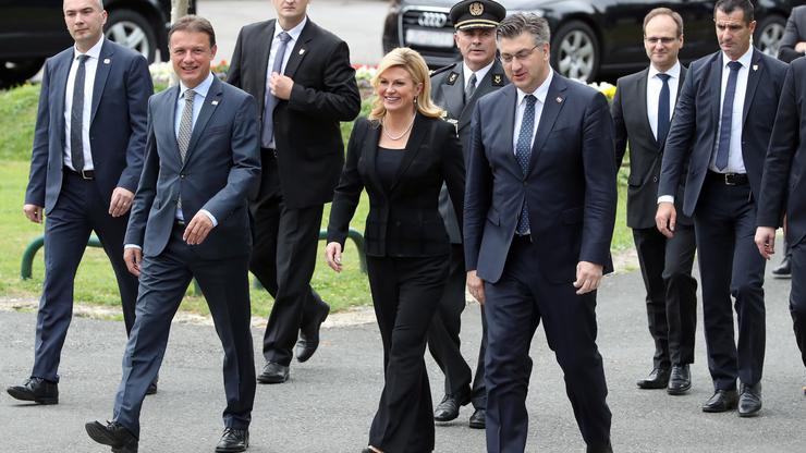 Zagreb: Predsjednica, premijer i predsjednik Sabora položili vijence na Mirogoju