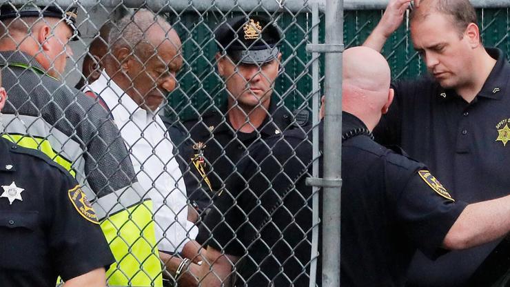 Billa Cosbya nakon presude odvode u zatvor