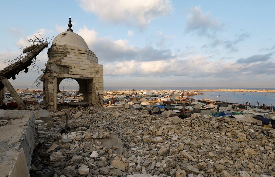 Palestinians take shelter in their tents, during a ceasefire between Israel and Hamas, in Gaza City