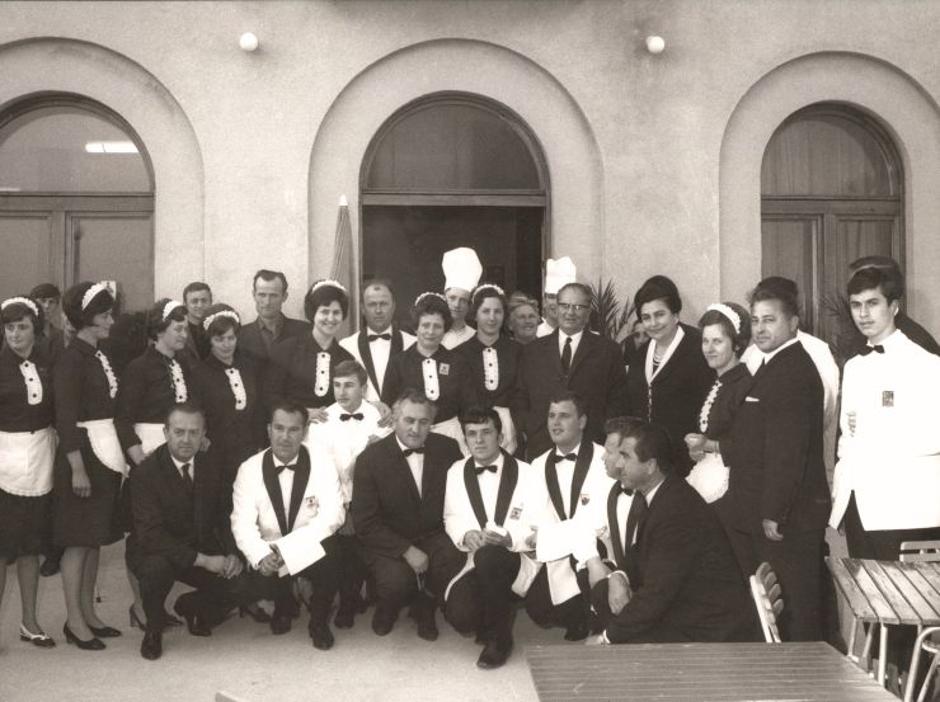  | Author: Monografija "Hotel Marina, Prvih 100 godina", piše Alan Žic-Teklin.