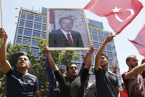 Erdoganove pristalice na trgu Taksim u Istanbulu