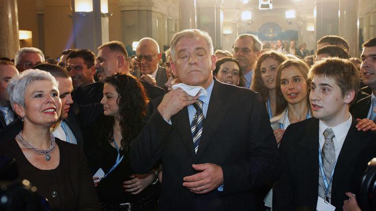 2007. Predsjednik HDZ-a Ivo Sanader najavio da o?ekuje mandat za sastavljanje vlade 