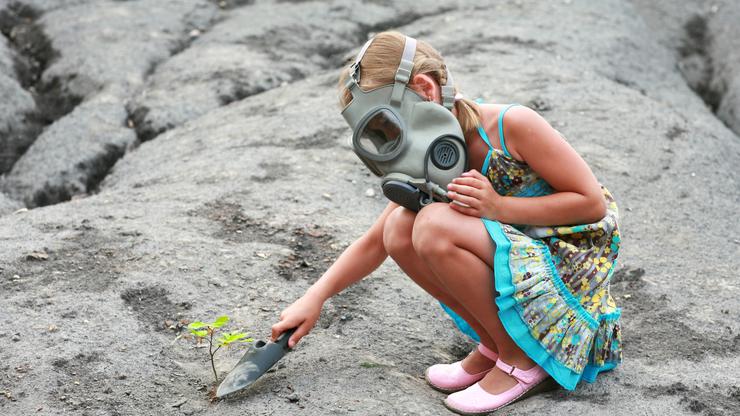 djeca sa gas maskom zbog onečišćenog zraka