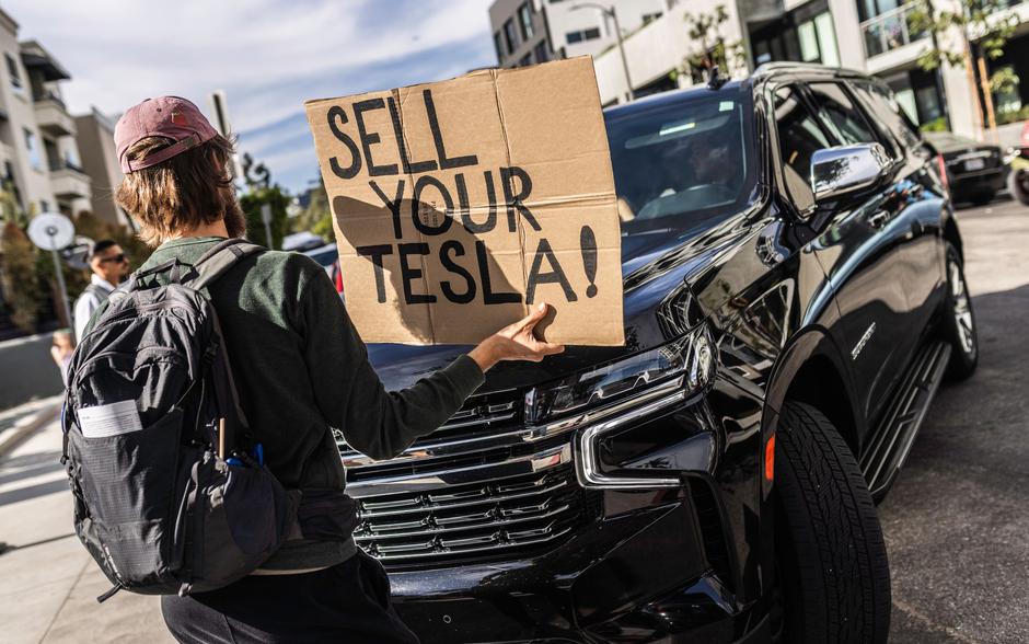Tesla Diner Protest, 7/26/25, Hollywood, Ca, United States - 26 Jul 2025 | Author: Profimedia