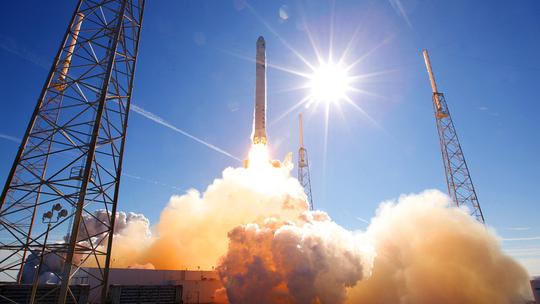 Falcon Heavy, SpaceX